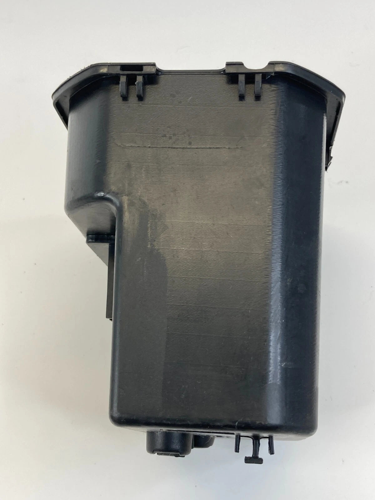 11-16 CHEVY CRUZE 16 CRUZE LIMITED CENTER CONSOLE STORAGE COMPARTMENT AUX TRIM