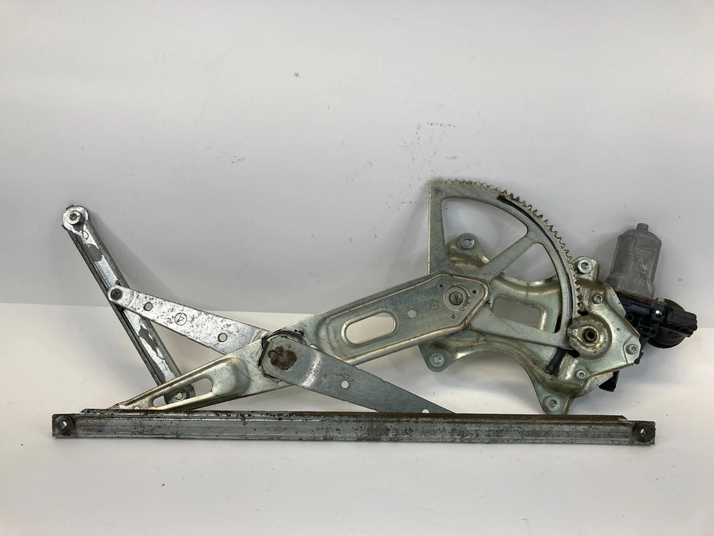 2006-2008 LEXUS IS250 IS350 FRONT RIGHT DOOR POWER WINDOW MOTOR 85710-58010 OEM