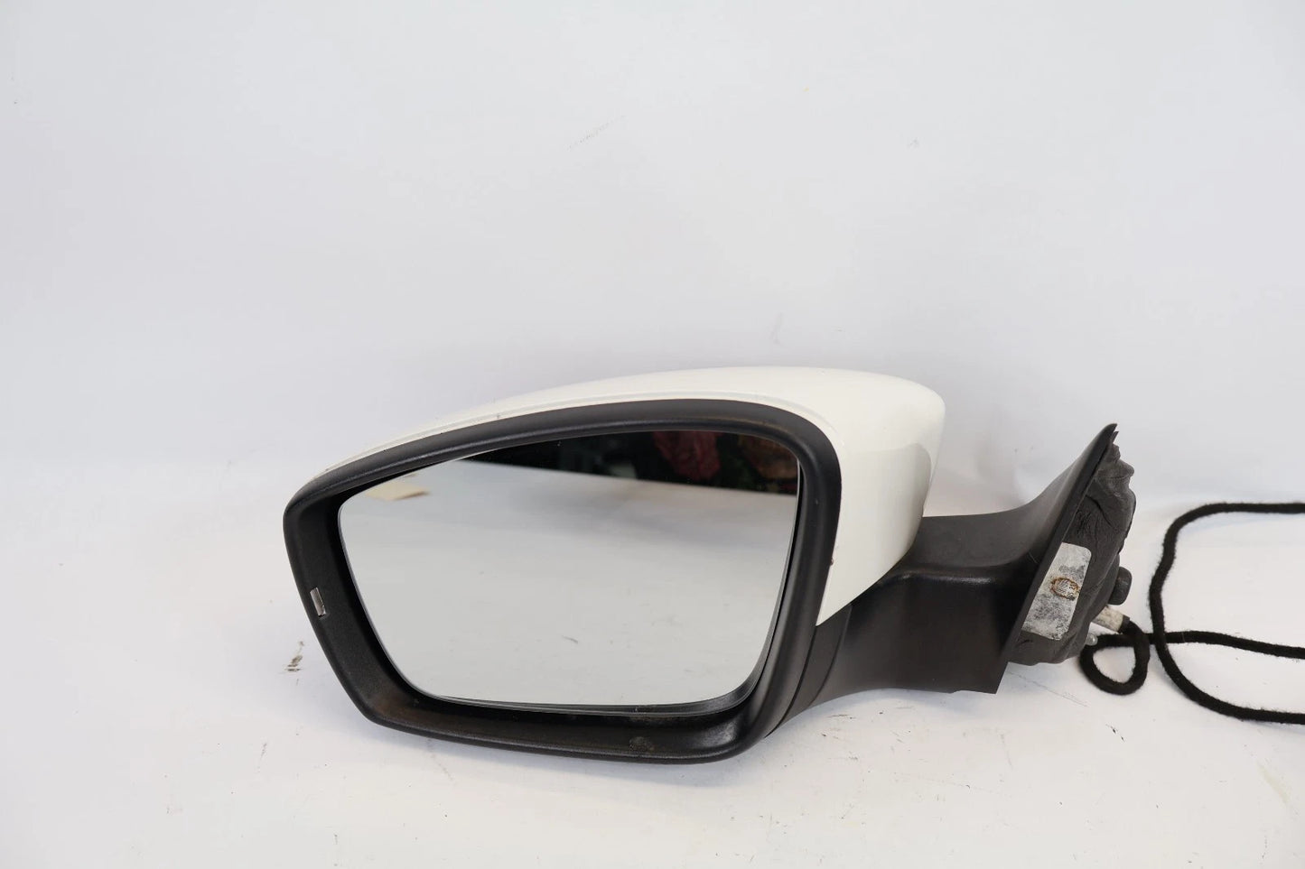 2012-2015 VOLKSWAGEN PASSAT LEFT SIDE VIEW POWER DOOR MIRROR ASSEMBLY WHITE OEM