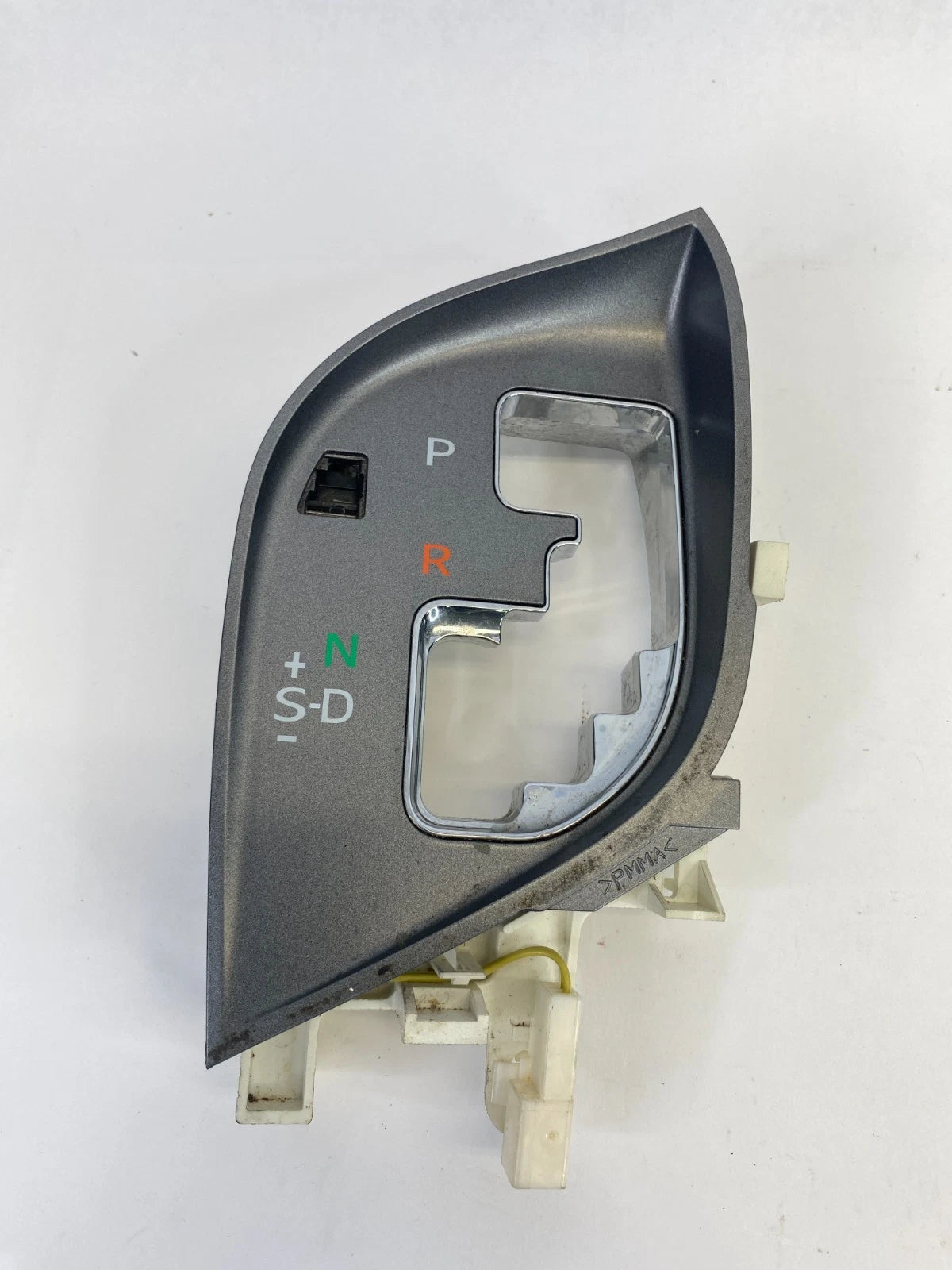 2009-2012 TOYOTA VENZA AUTOMATIC CENTER SHIFTER LEVER BEZEL TRIM INDICATOR OEM