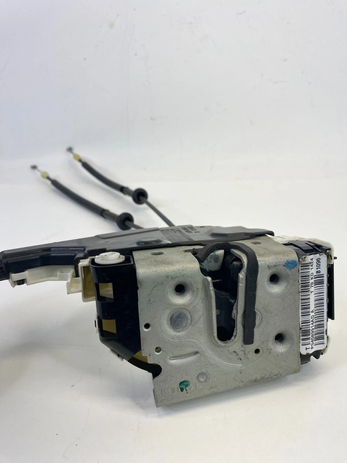 2015-2017 Chrysler 200 Rear Right Door Lock Latch Release Actuator 04589914AD