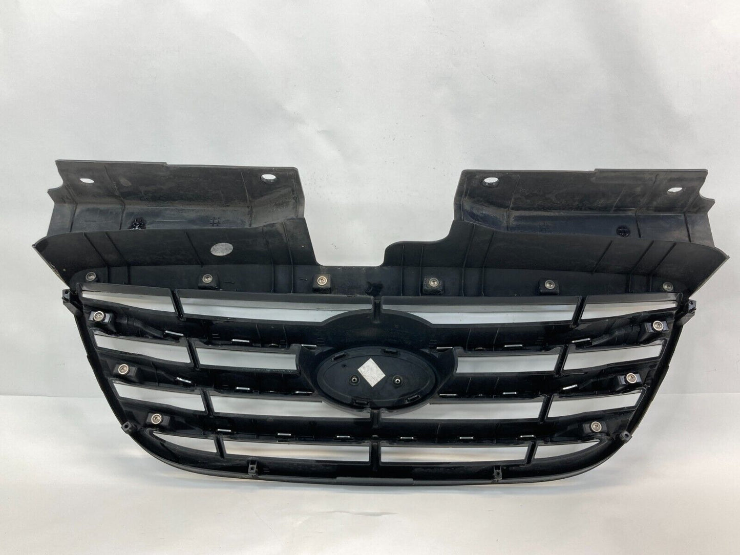 2010 Hyundai Elantra Sedan Front Bumper Center Upper Grill Grille 863512H500 OEM