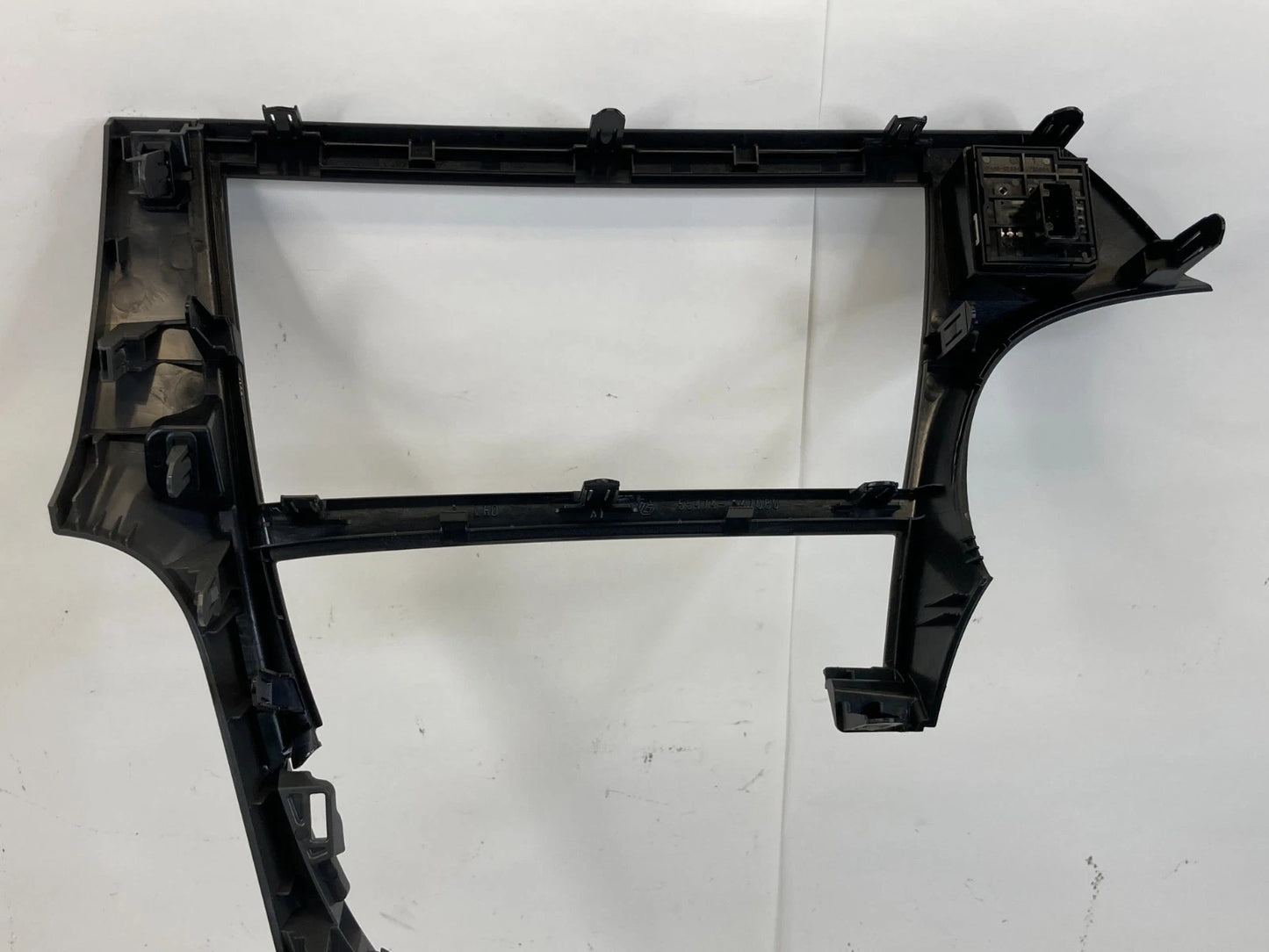 10-15 TOYOTA PRIUS CENTER CONSOLE CUP HOLDER W SCREEN RADIO BEZEL TRIM PANEL OEM