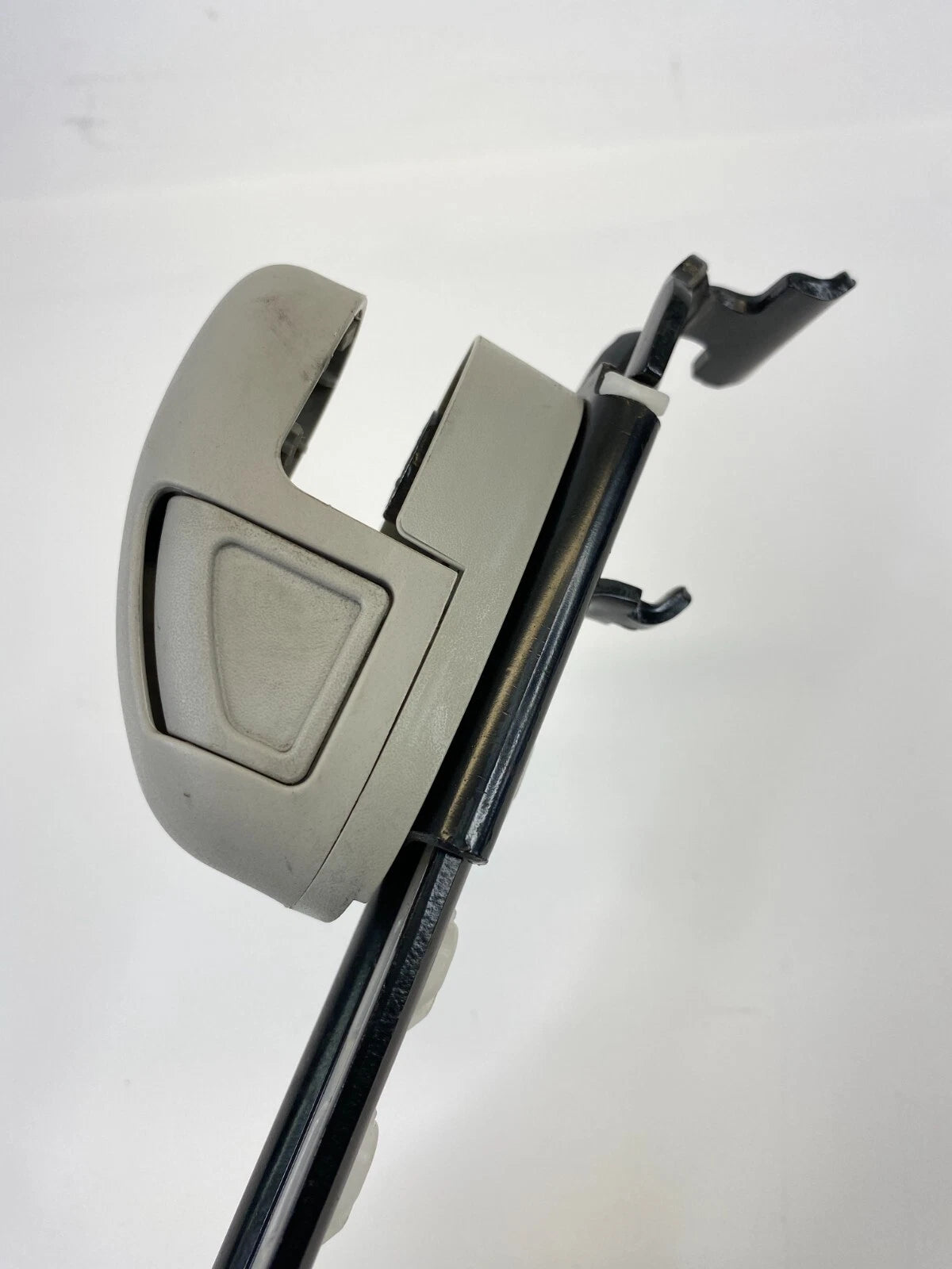 2009 2010 VW VOLKSWAGEN ROUTAN REAR LEFT SEAT BELT HEIGHT ADJUSTER 1DW77E83AA