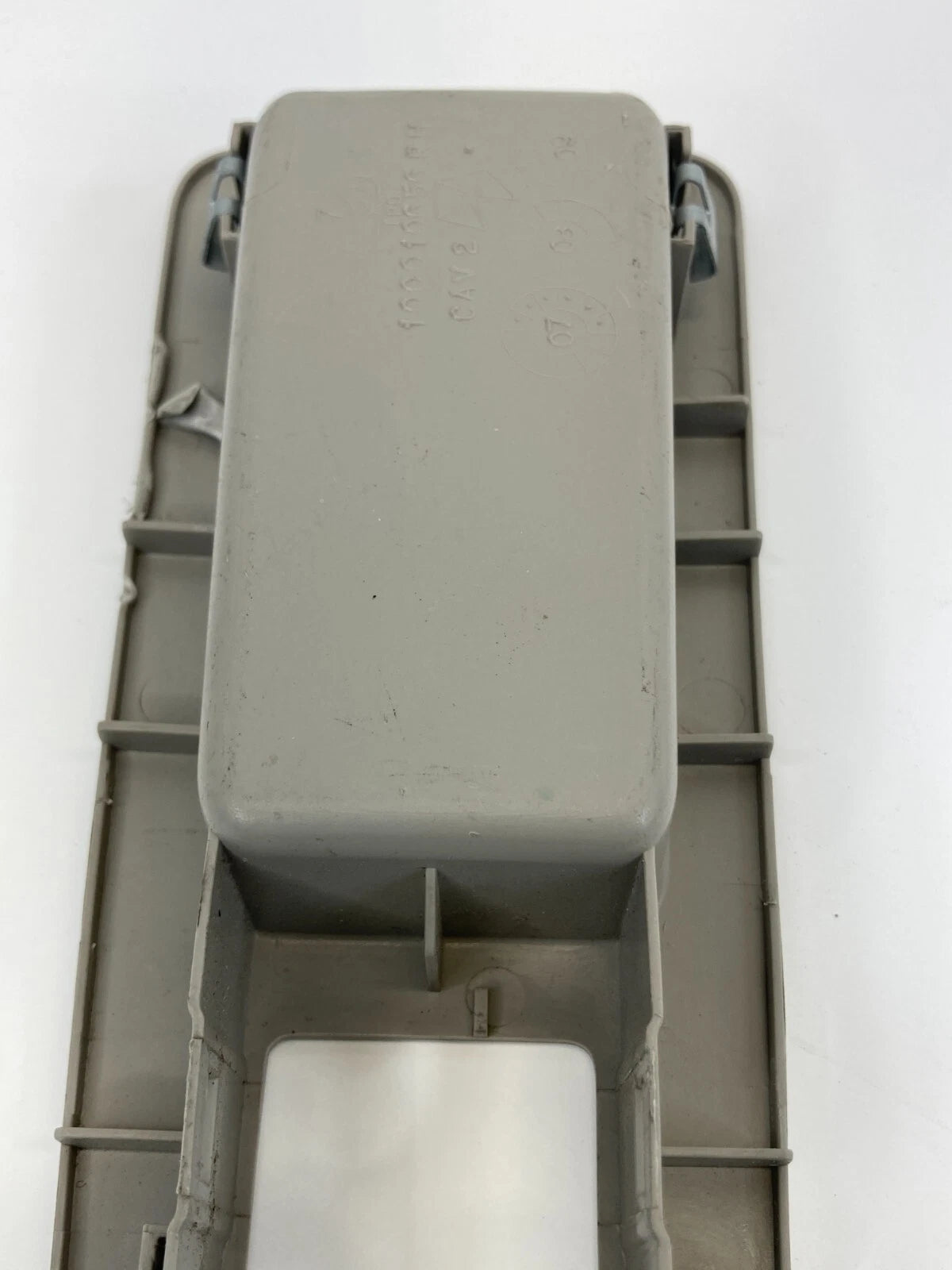 2005-2010 CHRYSLER 300 FRONT RIGHT SIDE DOOR WINDOW SWITCH BEZEL COVER TRIM OEM