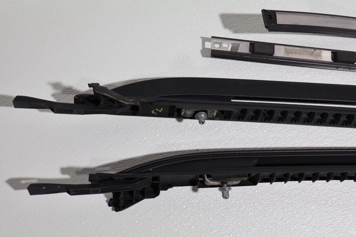 2020-2024 FORD EXPLORER ROOF RACK RAIL LUGGAGE RAIL CROSS BARS SET LB5B-S55129