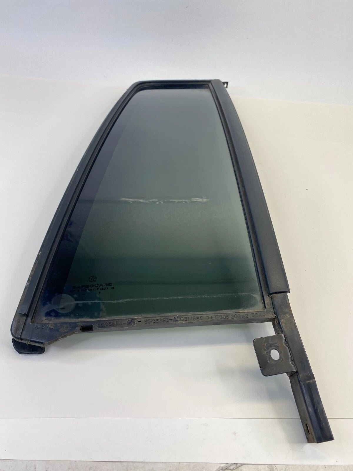 2001-2004 JEEP GRAND CHEROKEE REAR RIGHT SIDE REAR DOOR WINDOW VENT FIXED GLASS