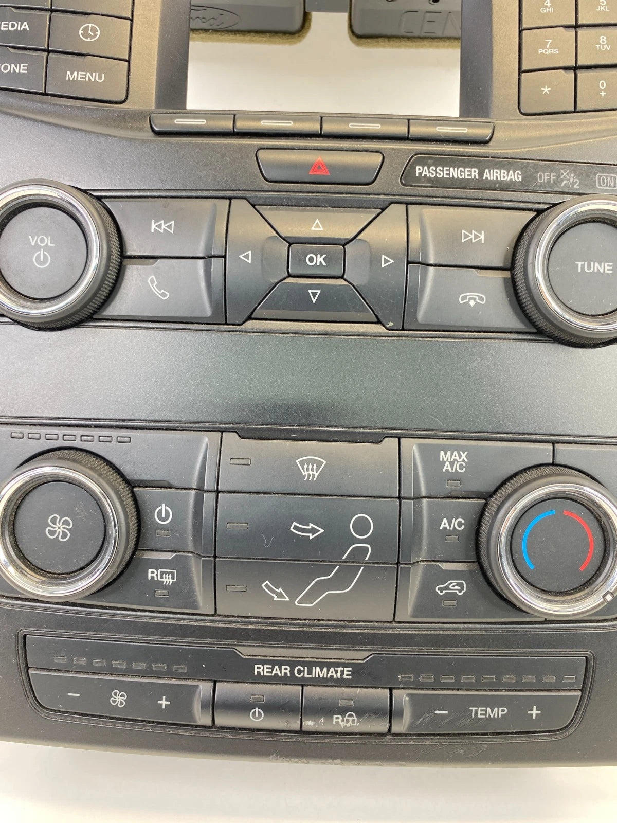 18 19 FORD EXPLORER CLIMATE CONTROL & RADIO TRIM BEZEL W/AIR VENT JB5T-18A802-LB