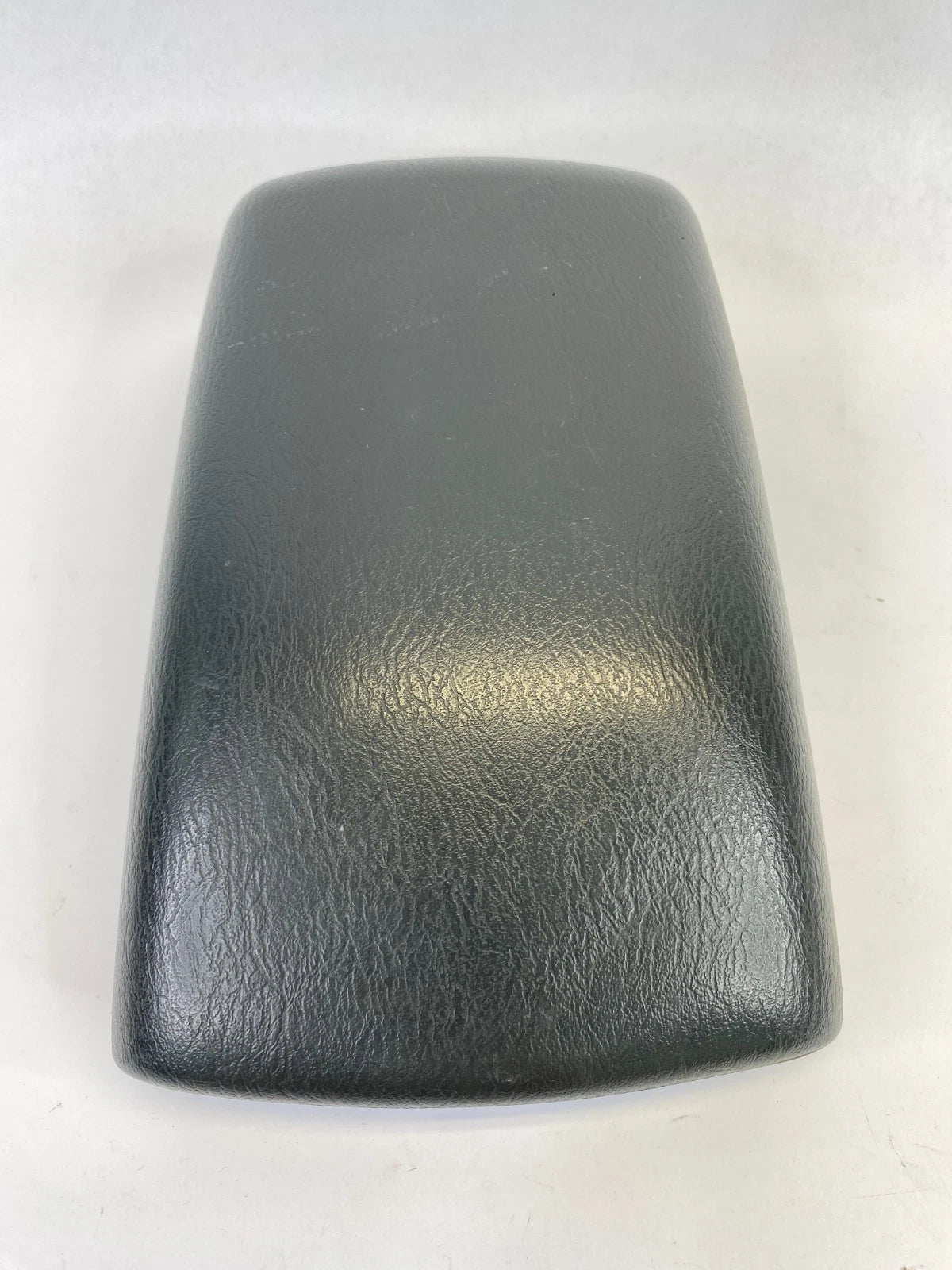 2002-2007 JEEP LIBERTY CENTER CONSOLE LID ARMREST ARM REST VINYL GRAY OEM