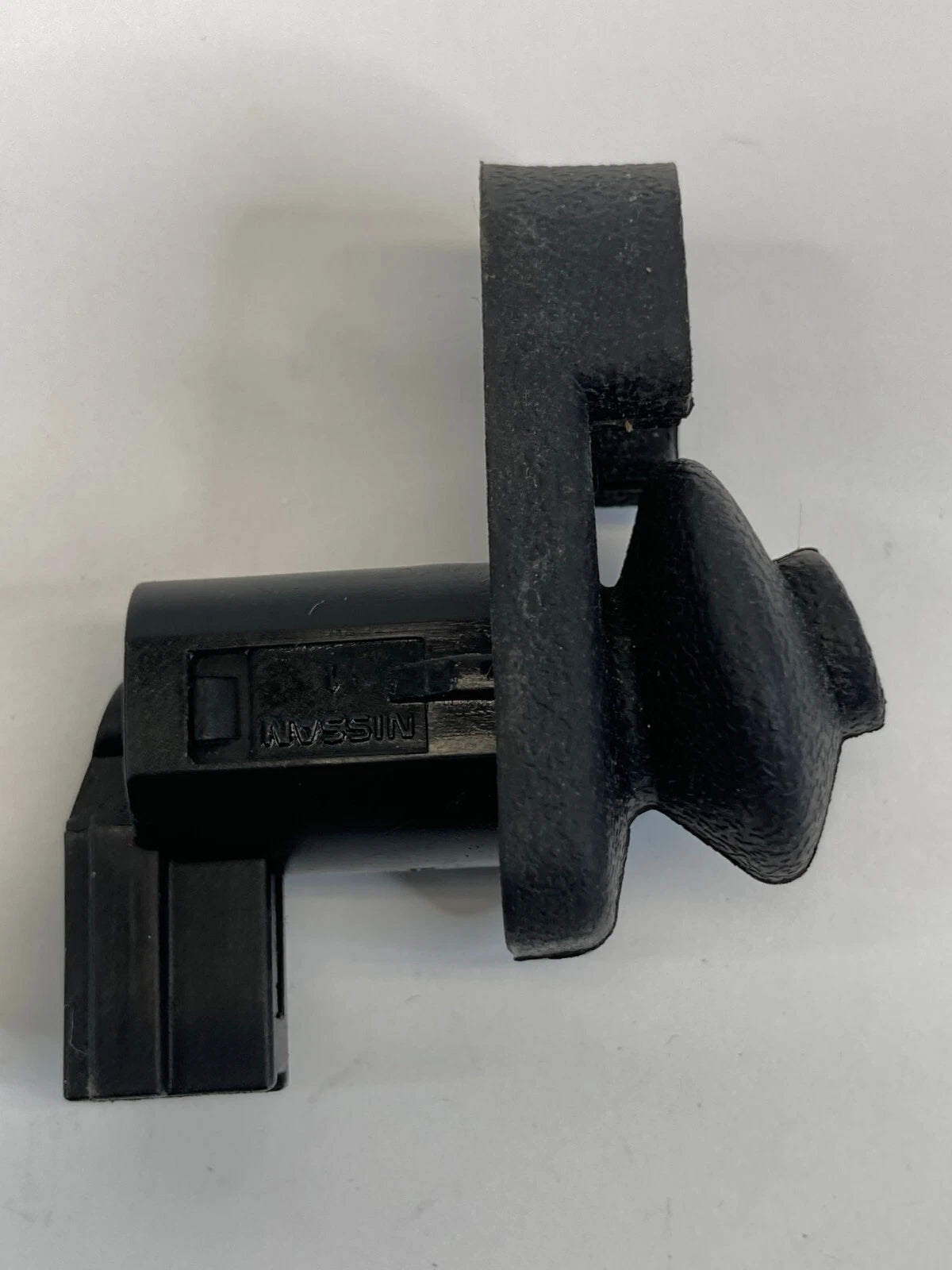 07-12 VERSA 08-11 NISSAN ROGUE REAR LEFT DOOR COURTESY LIGHT AJAR JAMB SWITCH