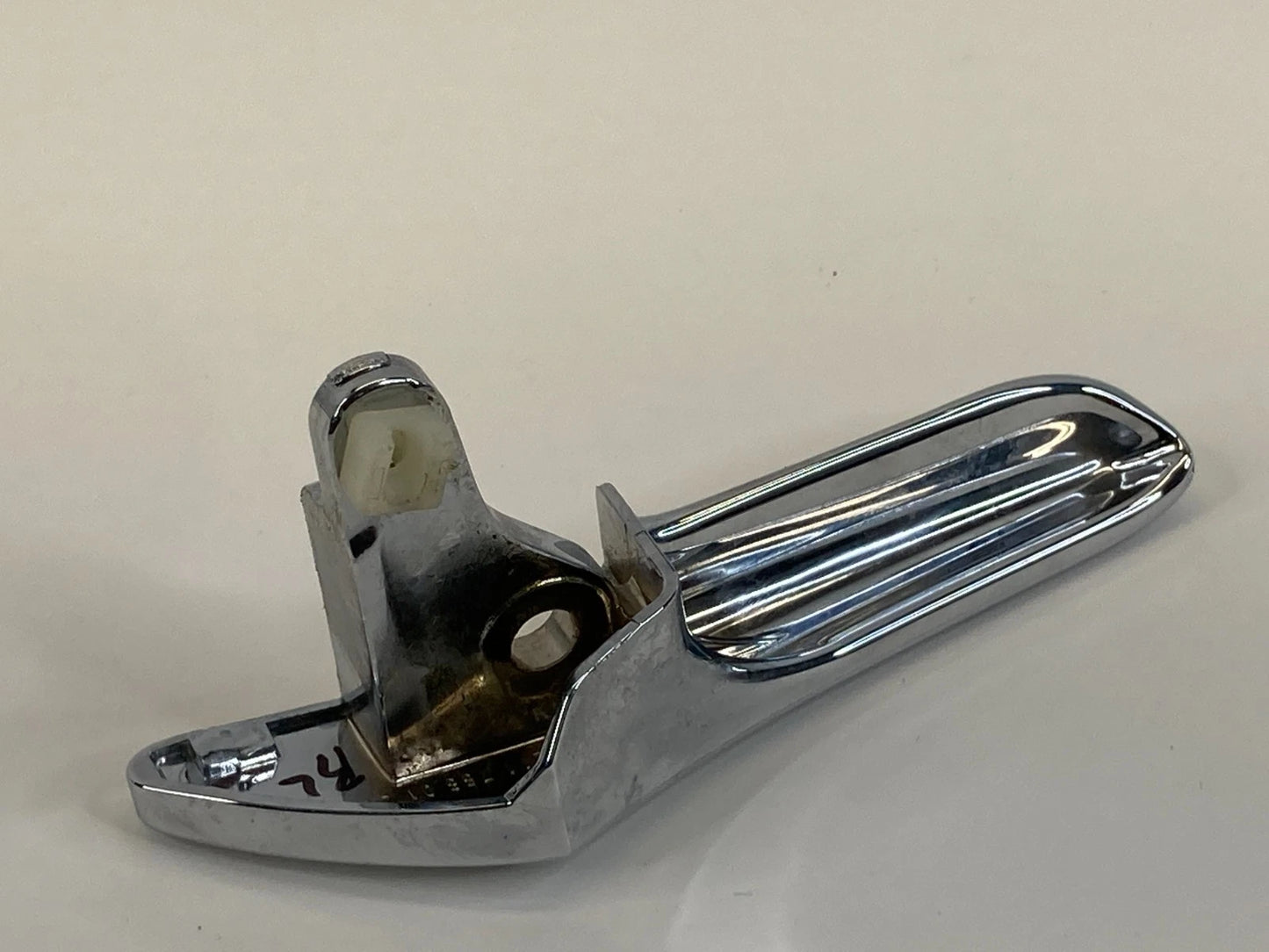 2006 MERCEDES-BENZ CLS500 REAR LEFT SIDE INTERIOR DOOR HANDLE A2117660124 OEM