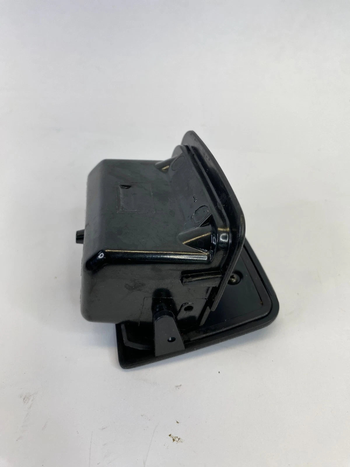2000-2005 MITSUBISHI ECLIPSE DASH CENTER CONSOLE ASHTRAY ASH TRAY STORAGE OEM