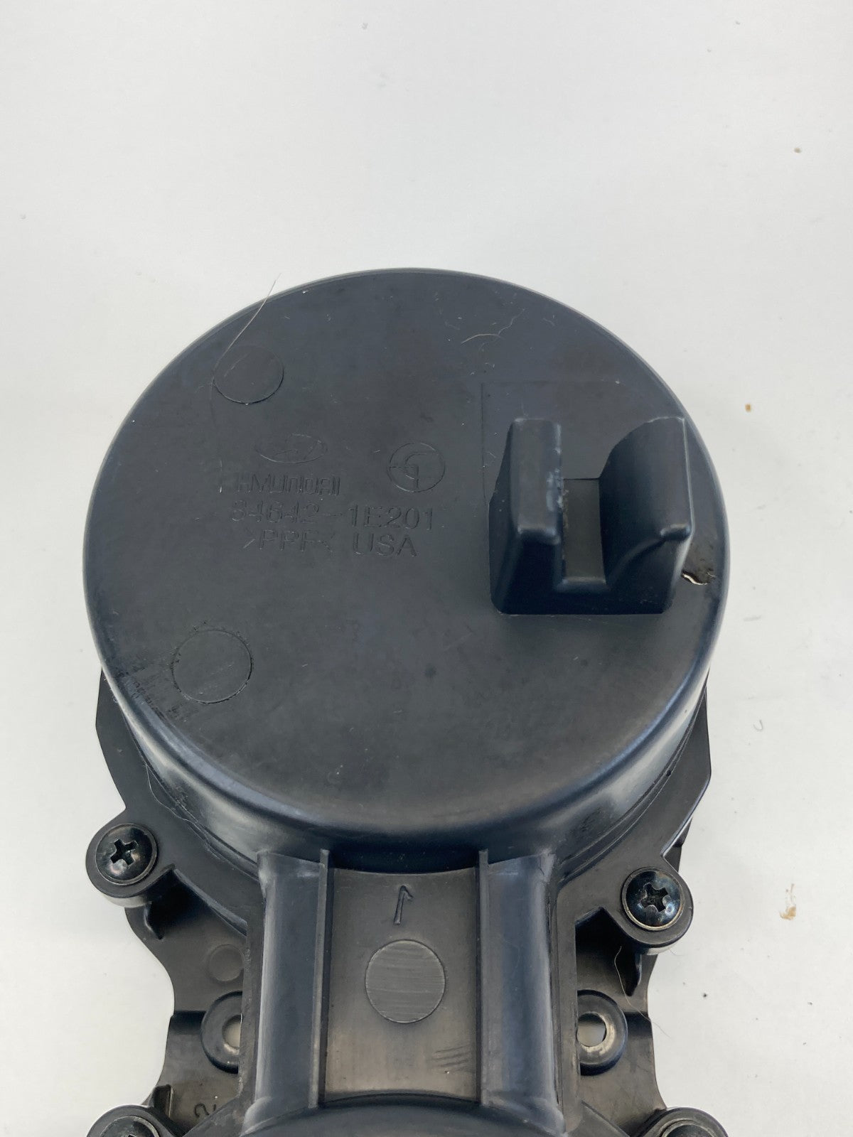 2008-2011 Hyundai Accent Center Console Dual Cup Holder Assy 84642-1E201 OEM