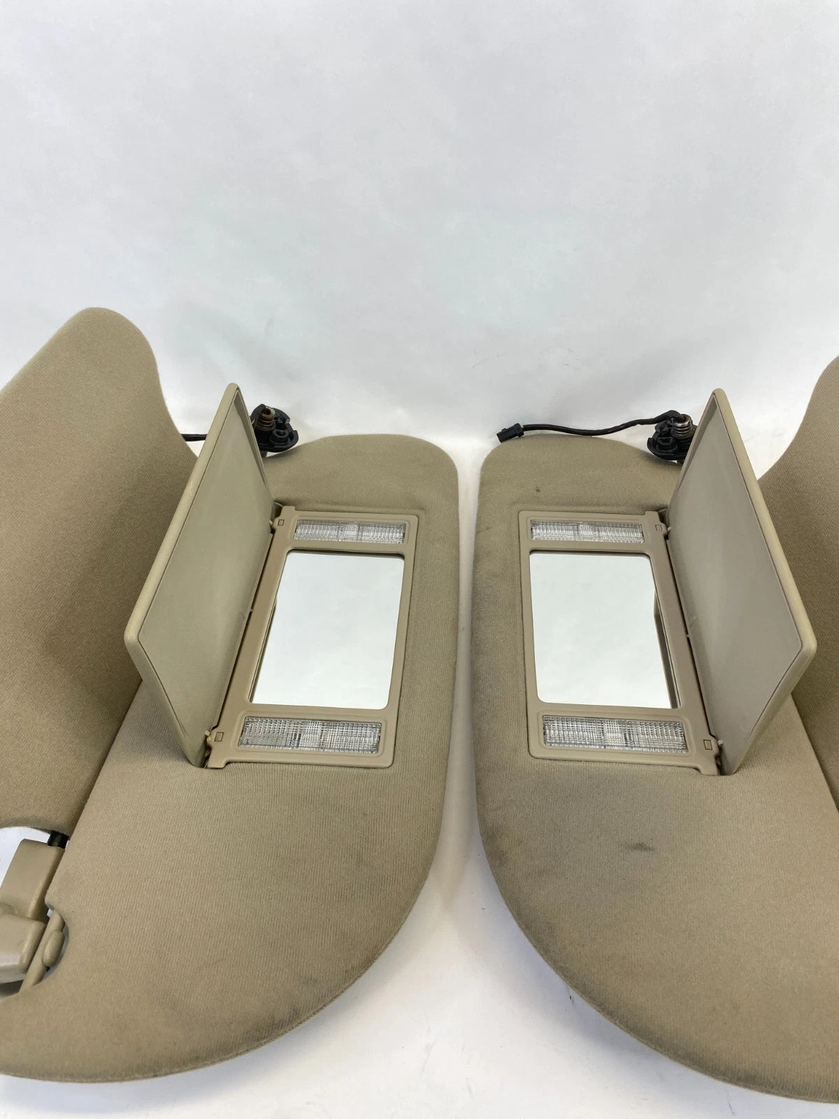 2003 2004 LINCOLN TOWN CAR SUNVISOR ILLUMINATED SET PAIR LEFT & RIGHT BEIGE OEM
