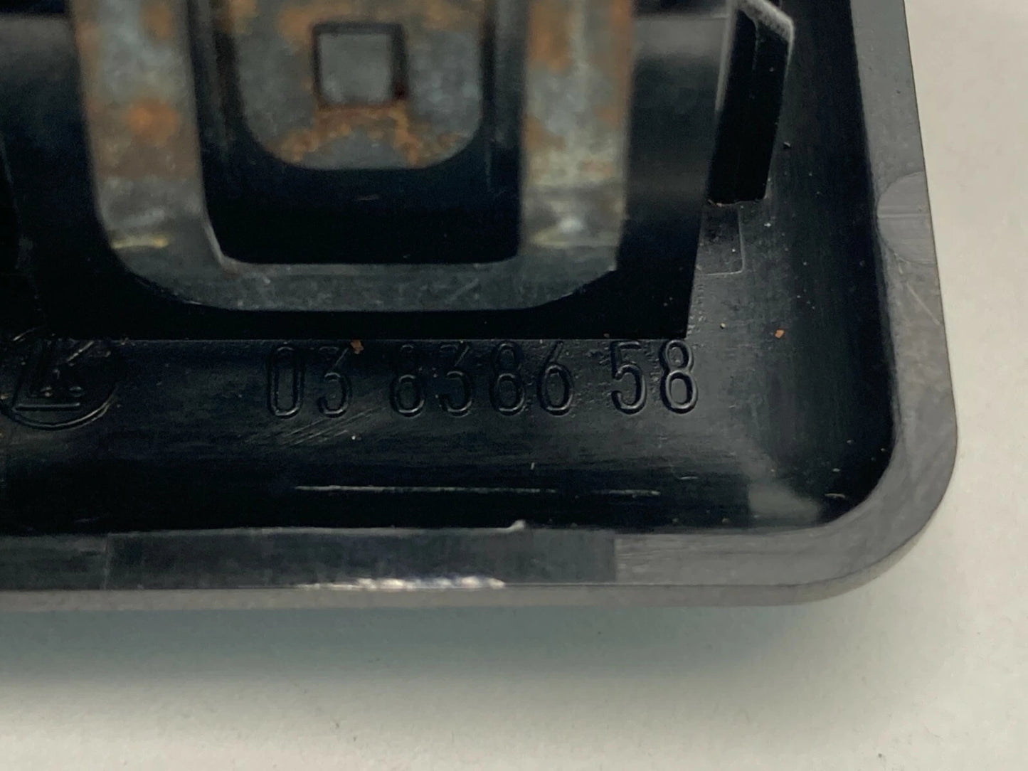93 94 95 96 97 VOLVO 850 REAR RIGHT SIDE POWER WINDOW SWITCH BUTTON 3523120 OEM