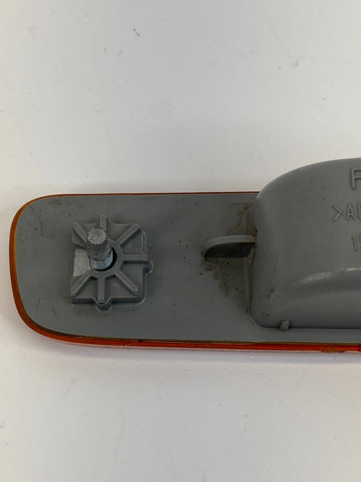 99 00 01 02 03 LEXUS RX300 FRONT RIGHT PASSENGER BUMPER MARKER LIGHT LAMP OEM