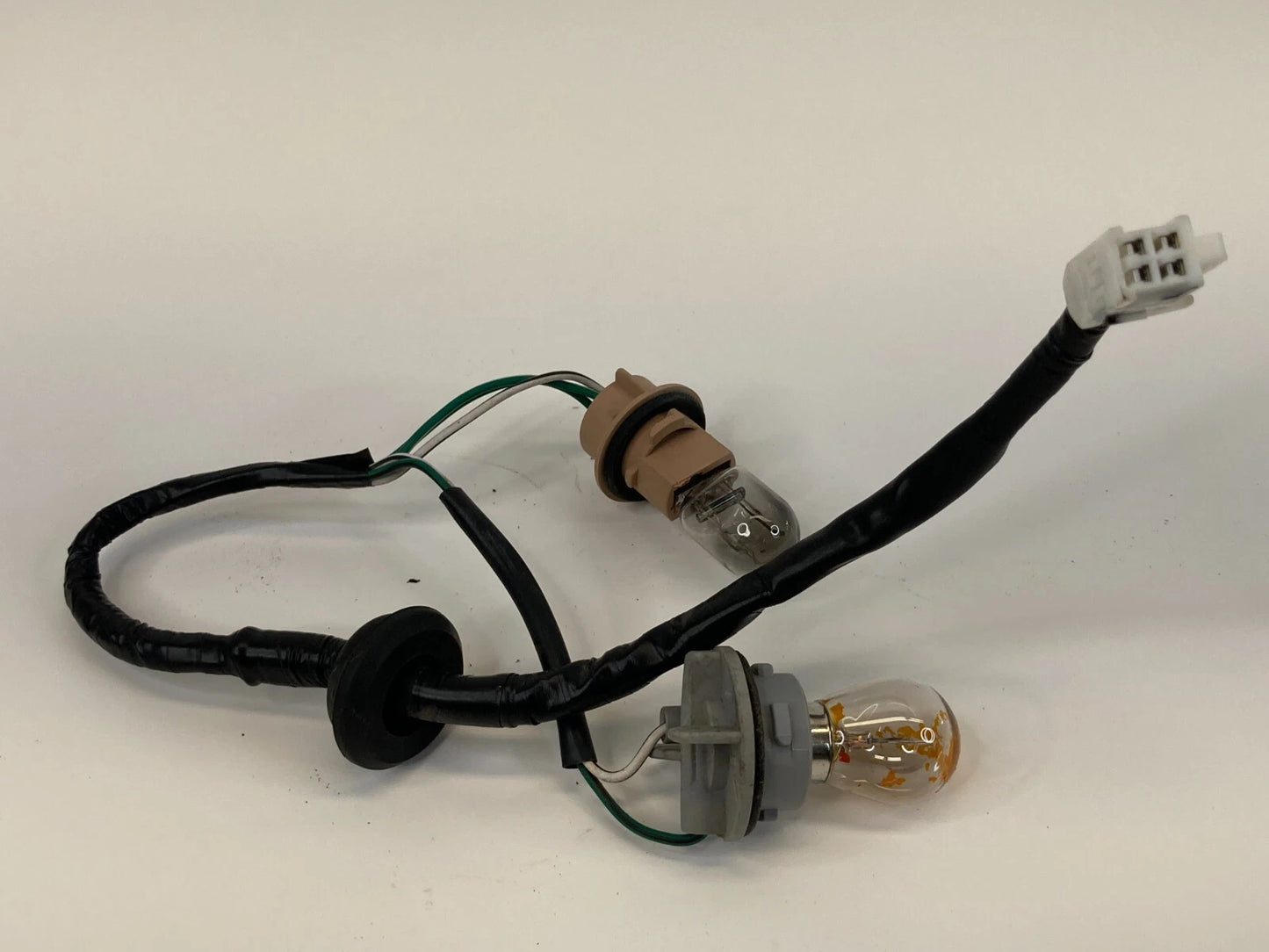 00-03 LEXUS RX300 REAR TAILLIGHT SOCKET WIRE BULB HARNESS CONNECTOR MOUNT OEM