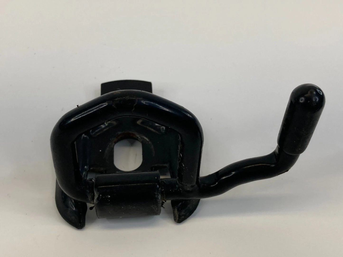 03 04 05 06 CHEVROLET AVALANCHE 1500 RIGHT BED CARGO HOOK STRAP TIE DOWN OEM