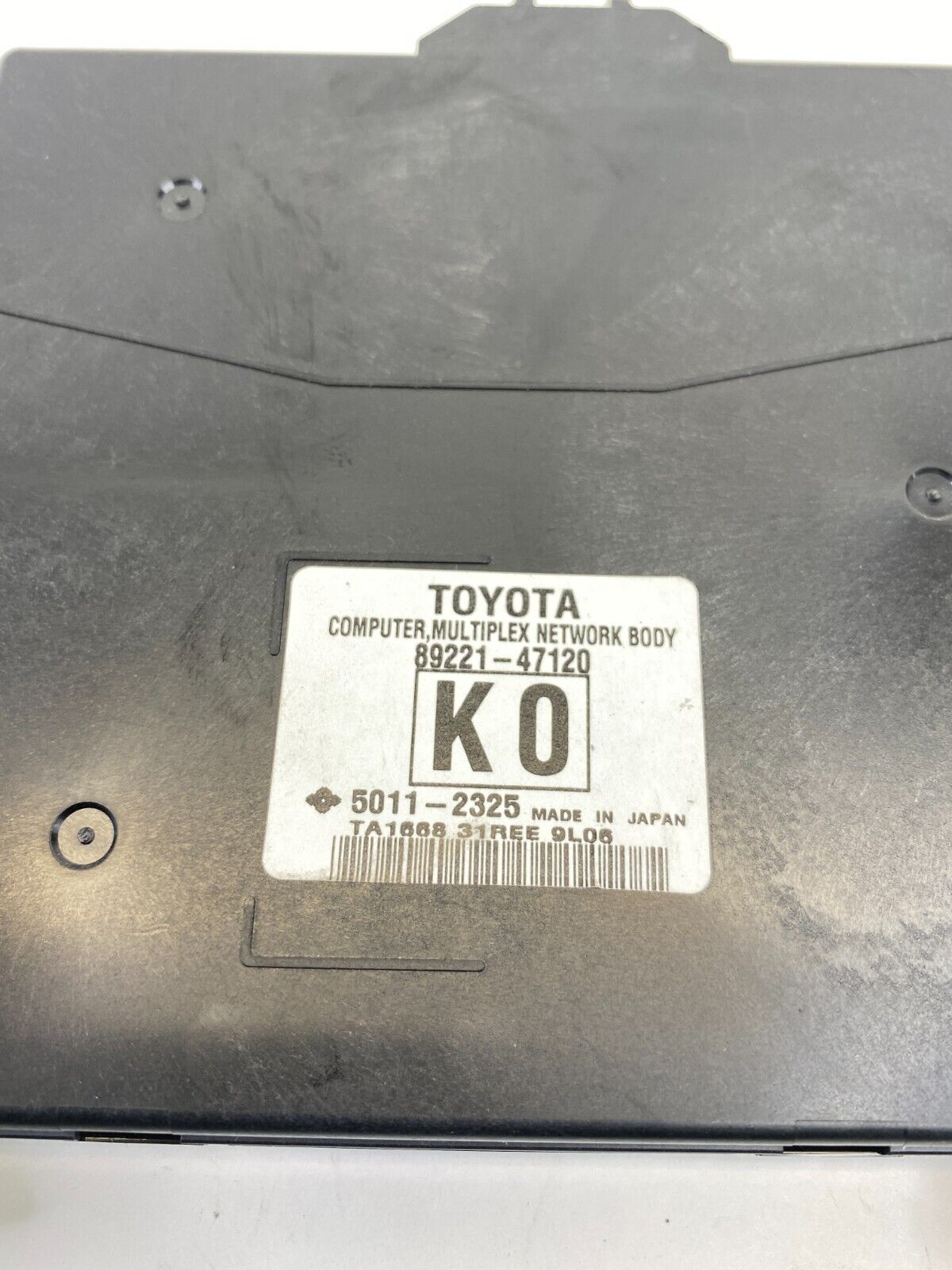 2010 2011 Toyota Prius Multiplex Network Body Control Module 89221-47120