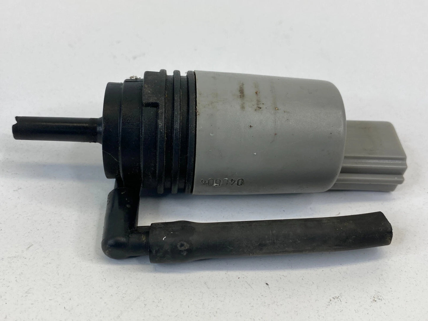 2004-2010 BMW X3 FRONT WINDSHIELD WASHER WASH PUMP 67126934159