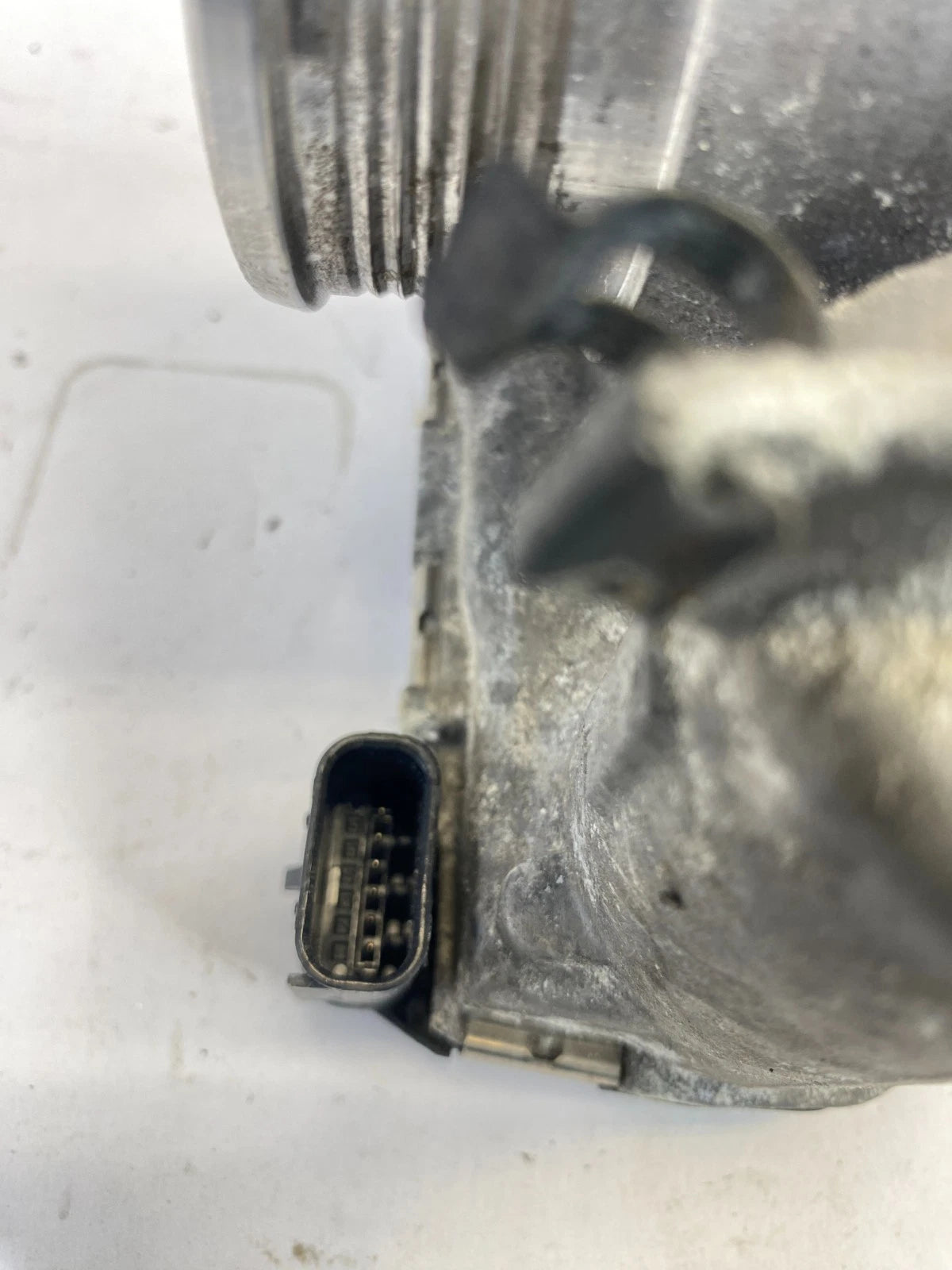 2014-2018 FORD FOCUS 2.0L L4 16V THROTTLE BODY THROTTLE VALVE DS7E-9F991-BB