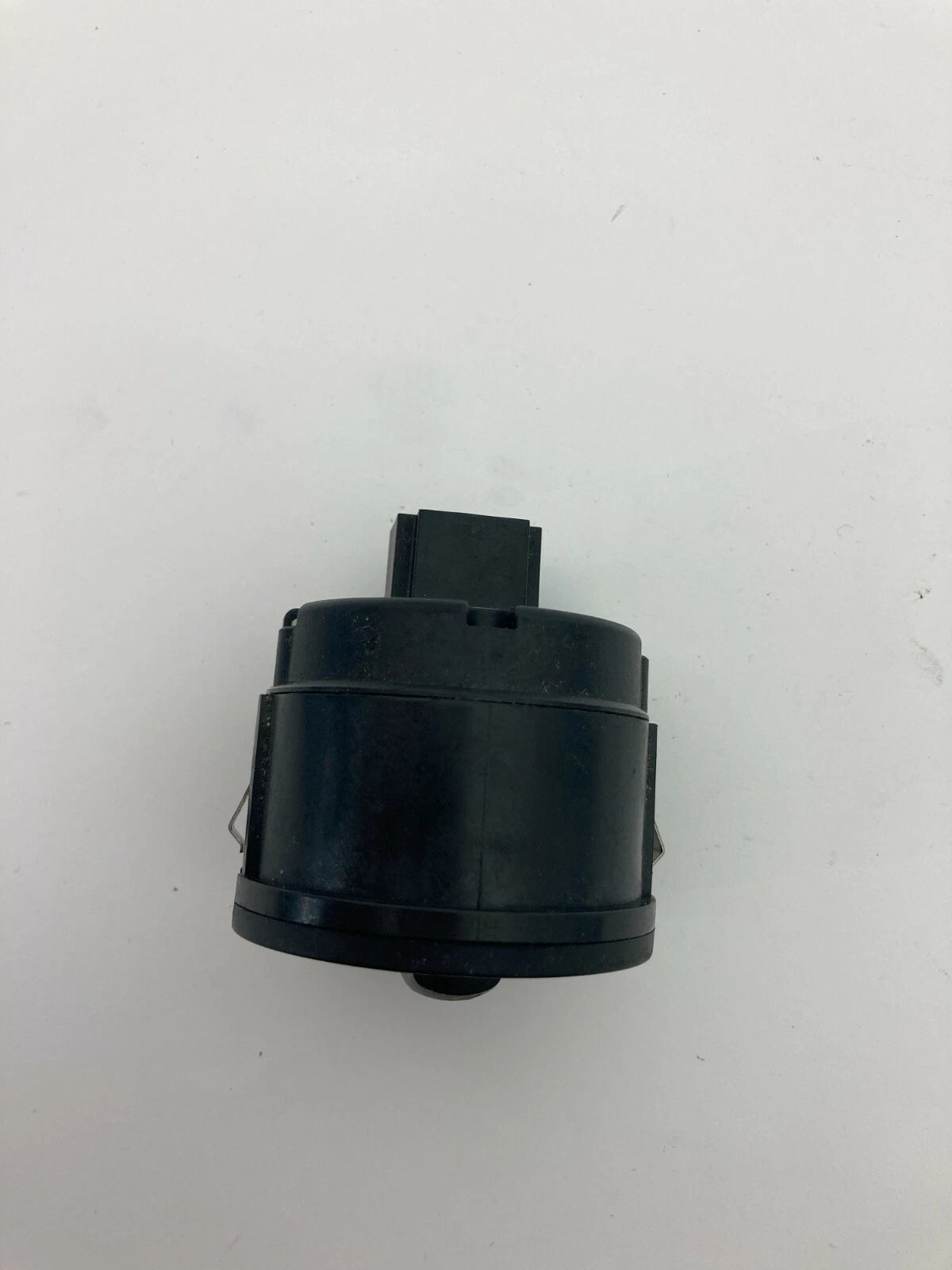 2008 2009 2010 2011 FORD FOCUS SEDAN HEADLIGHT CONTROL SWITCH 8S4T-13D061-AC OEM