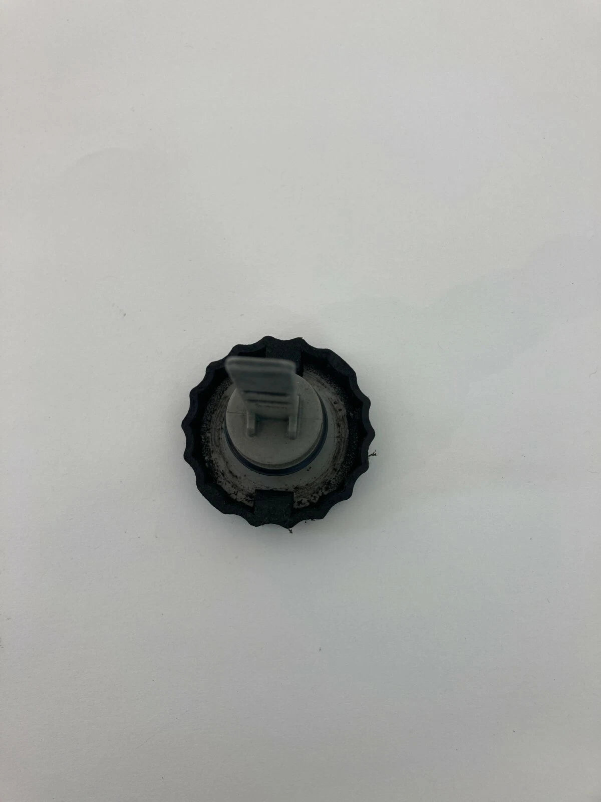 2005-2010 CHRYSLER 300 POWER STEERING FLUID RESERVOIR BOTTLE CAP COVER TANK OEM