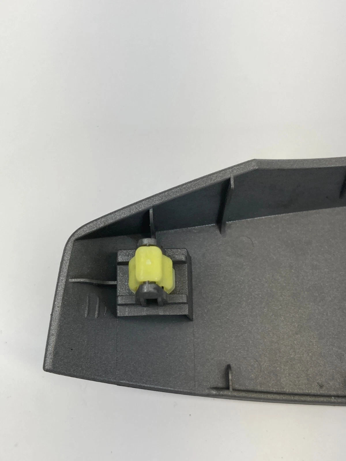 2004-2009 TOYOTA PRIUS REAR RIGHT DOOR WINDOW CONTROL SWITCH BEZEL 74271-47050