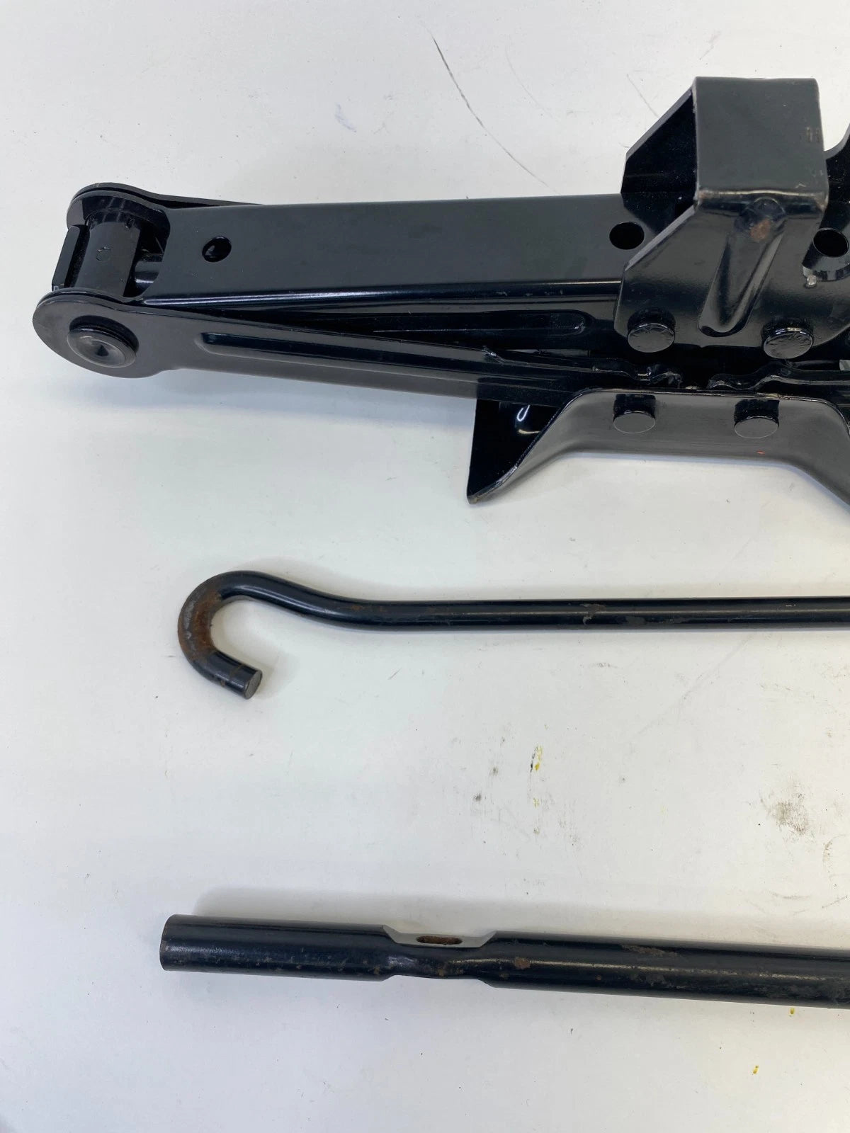 2015-2019 HYUNDAI SONATA SPARE TIRE SCISSOR JACK KIT LUG WRENCH OEM FACTORY