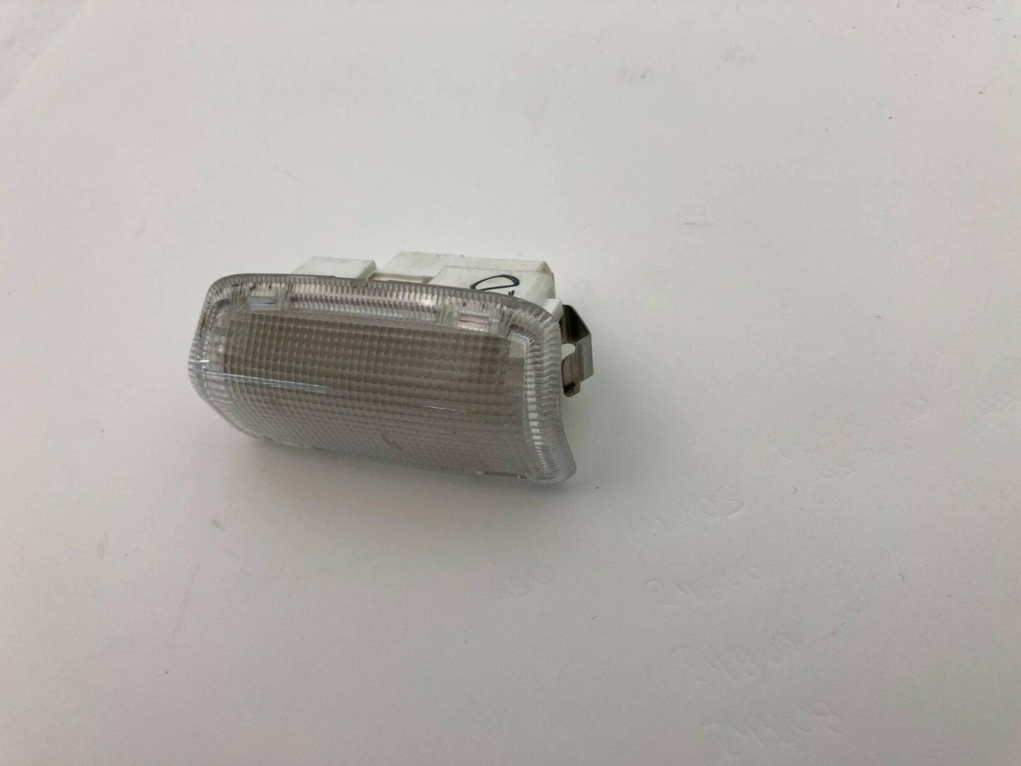 1998-2005 LEXUS GS300 INTERIOR REAR LEFT SIDE INNER DOOR COURTESY LIGHT LAMP OEM