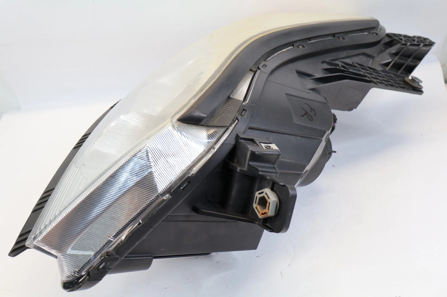 2009-2012 CHEVROLET TRAVERSE RIGHT PASSENGER SIDE HALOGEN HEADLIGHT LAMP OEM