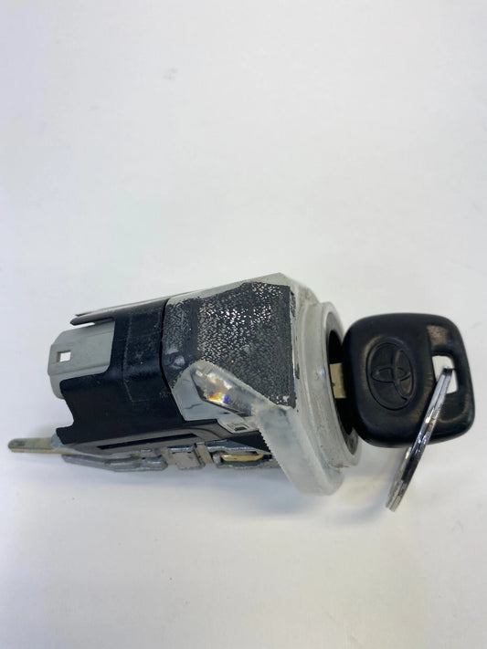 02 03 04 05 06 TOYOTA CAMRY LE SE IGNITION LOCK CYLINDER W/ KEY OEM