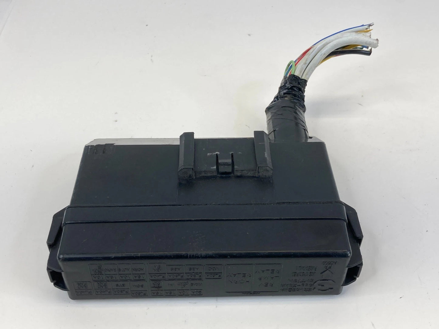 2003-2007 INFINITI G35 SEDAN ENGINE SMALL FUSE RELAY BOX COMPARTMENT OEM