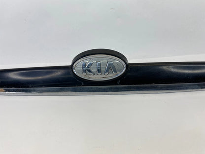 04-06 KIA SPECTRA REAR LID FINISH GARNISH LICENSE LIGHT PANEL MOLDING 925012F010