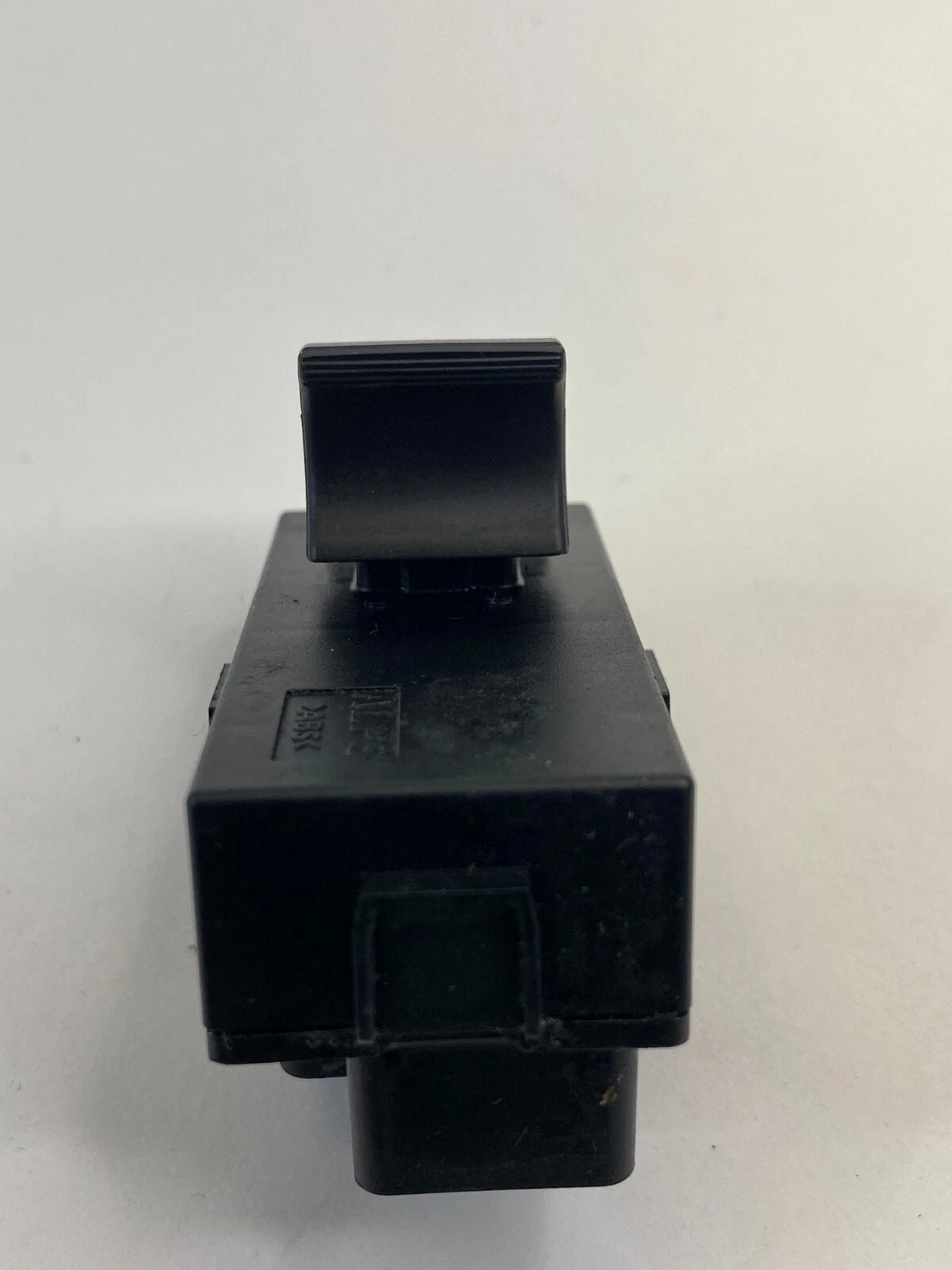 2009-2017 CHEVROLET TRAVERSE REAR RIGHT SIDE DOOR WINDOW CONTROL SWITCH 25877777