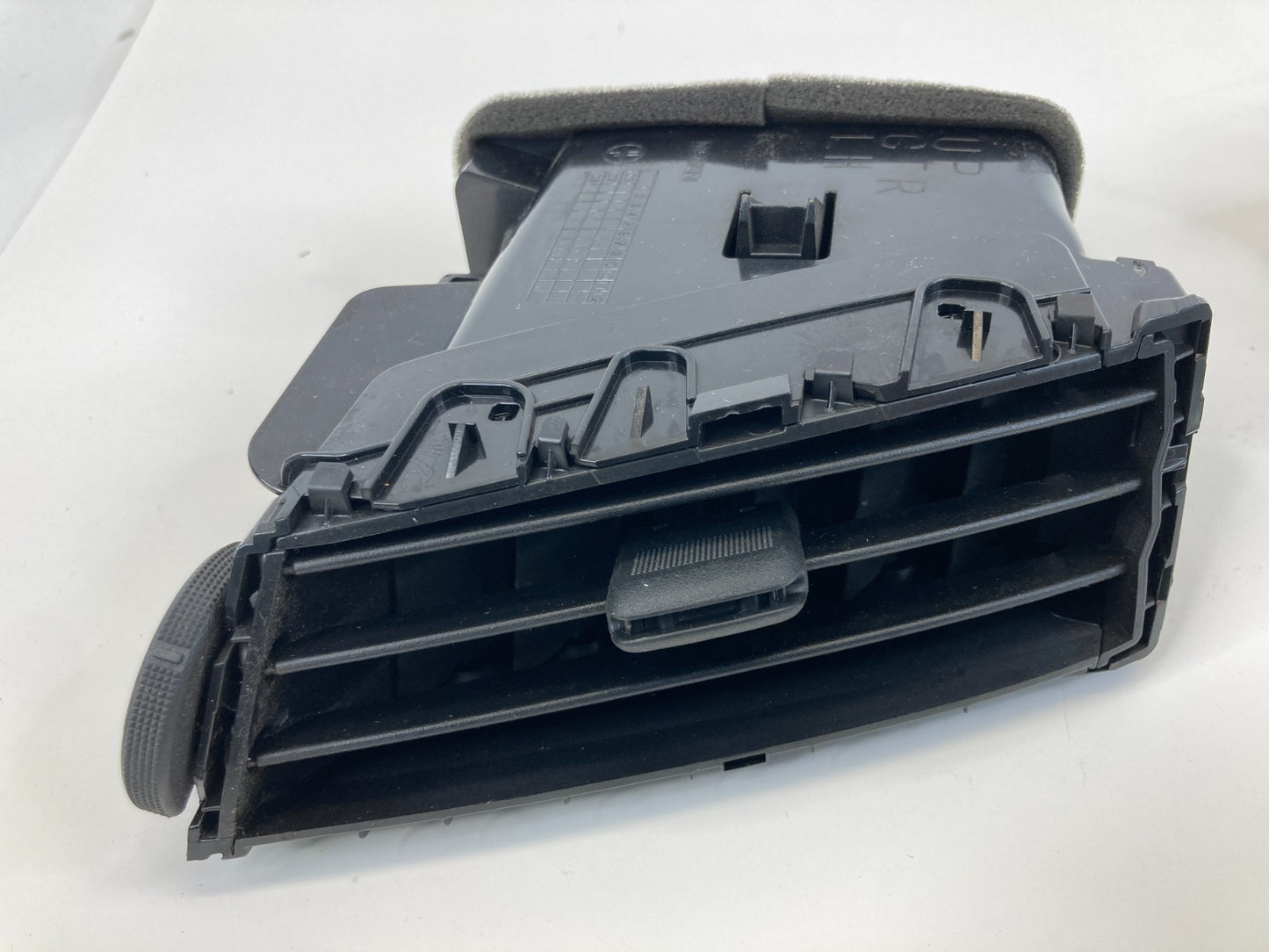 2007 2008 Infiniti G35 Center Dash A/C Air Vent Grill Grille Set Pair OEM