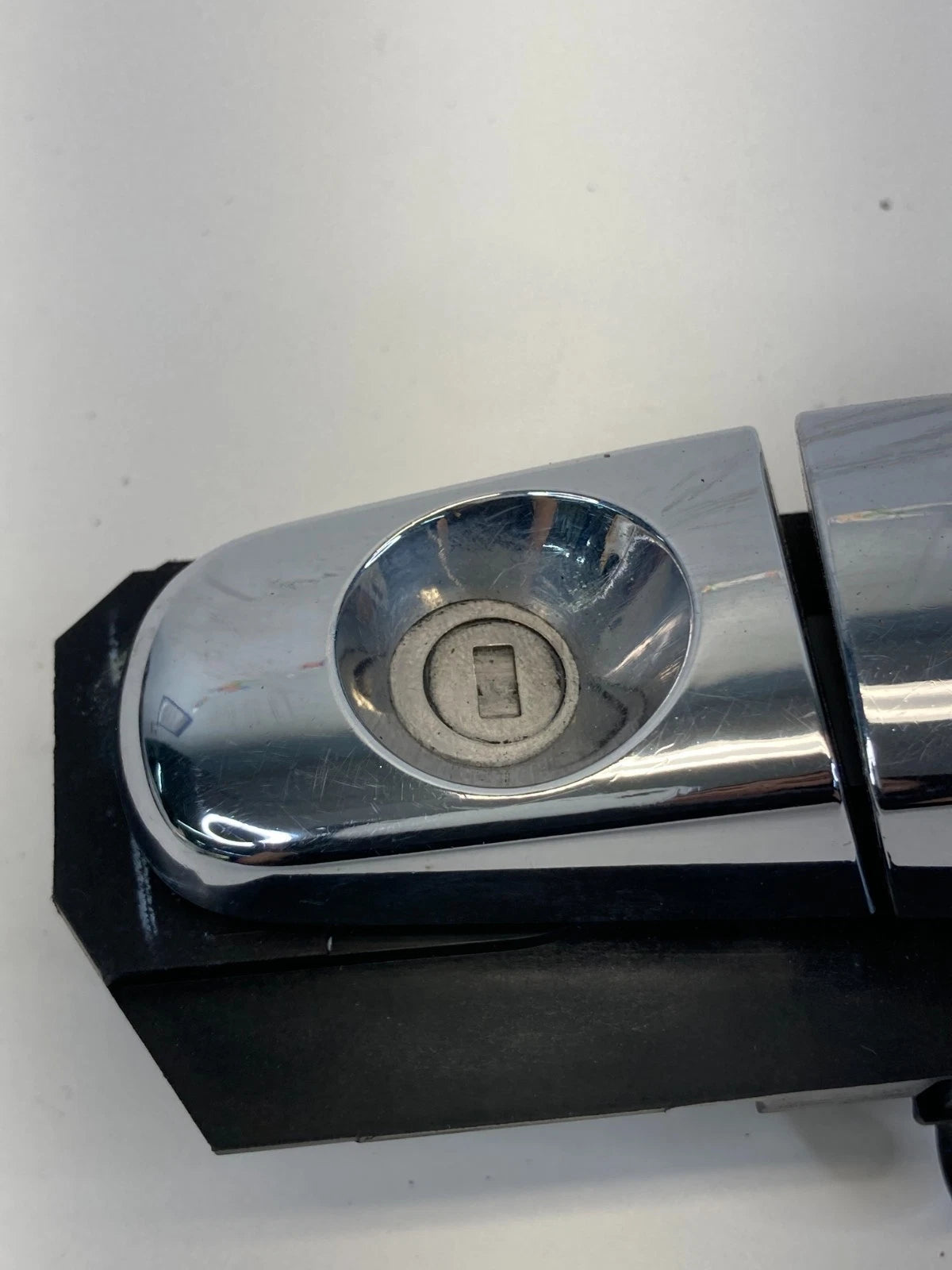 2010-2017 CHEVROLET EQUINOX FRONT LEFT SIDE EXTERIOR DOOR HANDLE ASSY 15786205