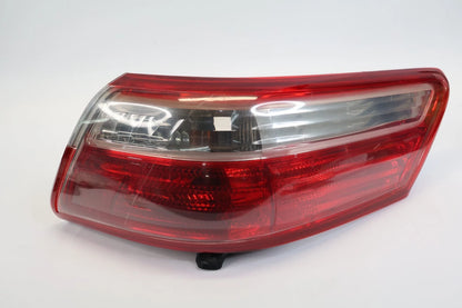 2007 2008 2009 TOYOTA CAMRY RIGHT PASSENGER SIDE TAILLIGHT OUTER TAIL LAMP OEM