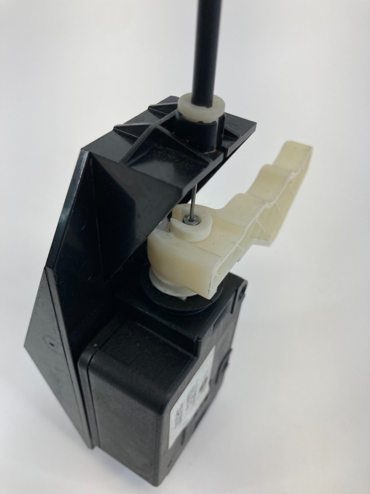 2004-2006 Mini Cooper Fuel Flap Release Locking Motor Actuator W/ Cable 7152588