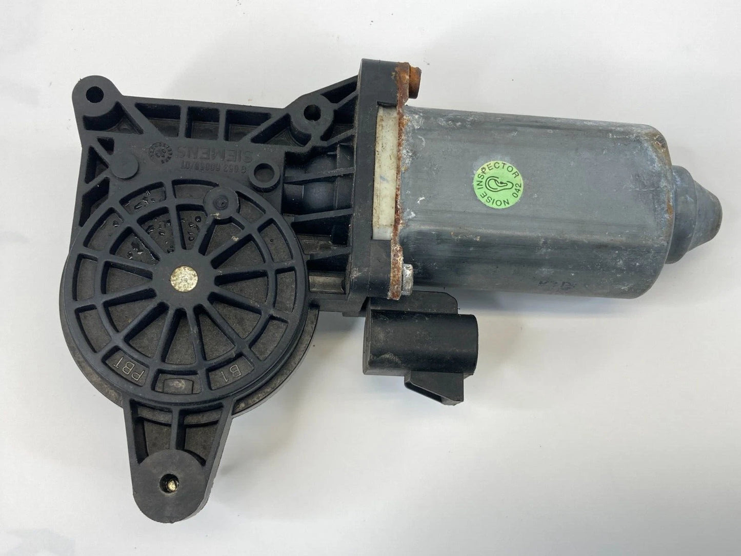 02-06 CHEVY AVALANCHE 1500 2500 REAR LEFT BACK SIDE DOOR WINDOW MOTOR EA0377F