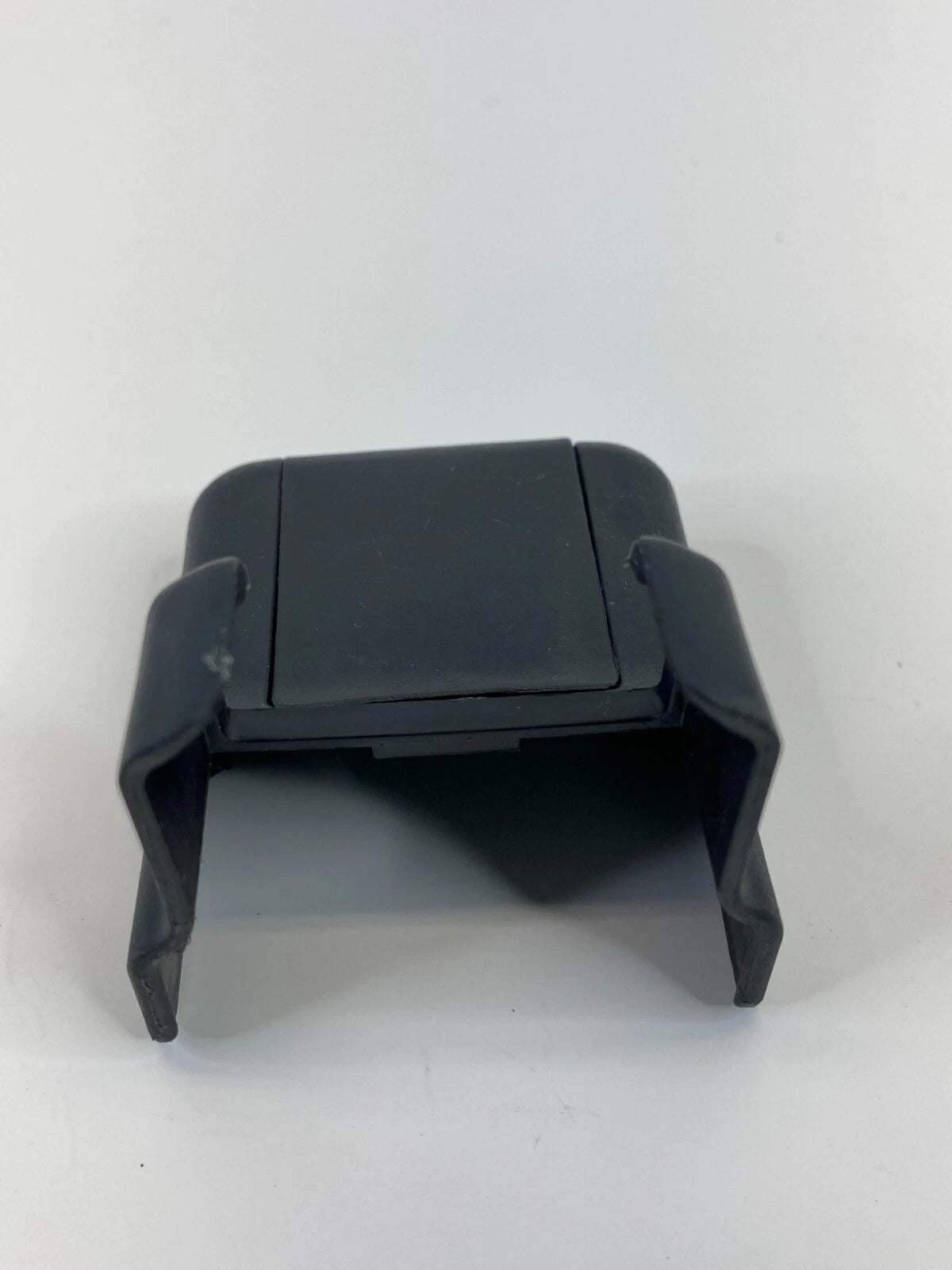 2011-2014 HYUNDAI SONATA FRONT RIGHT SEAT TRACK FLOOR BOLT COVER TRIM END CAP