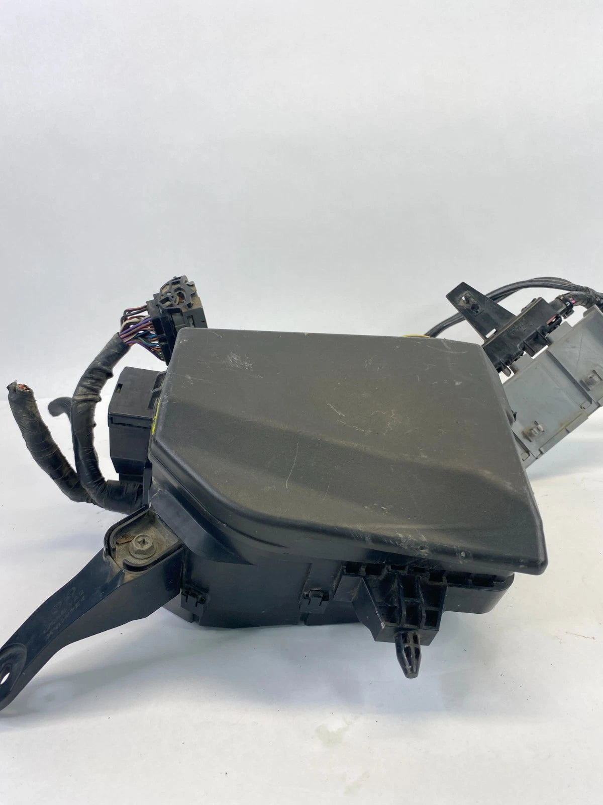 2010-2013 SUZUKI KIZASHI SE ENGINE FUSE BOX JUNCTION BLOCK UNIT 36068-57L60 OEM