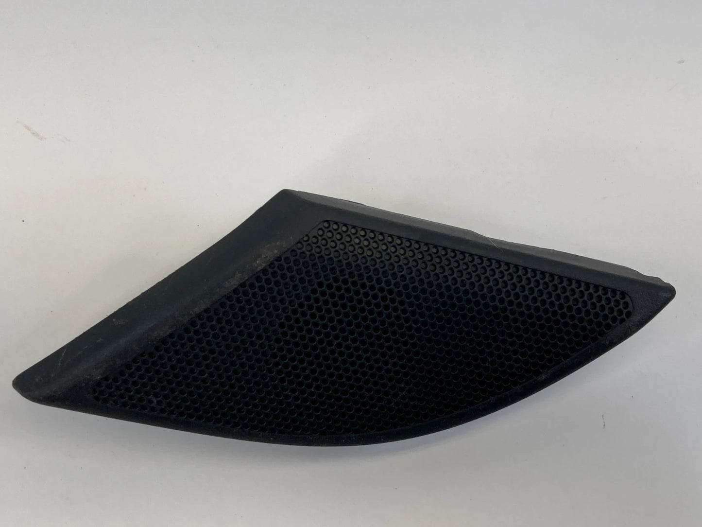 12-15 CHEVROLET CAPTIVA SPORT FRONT RIGHT DOOR TWEETER SPEAKER COVER 96673603