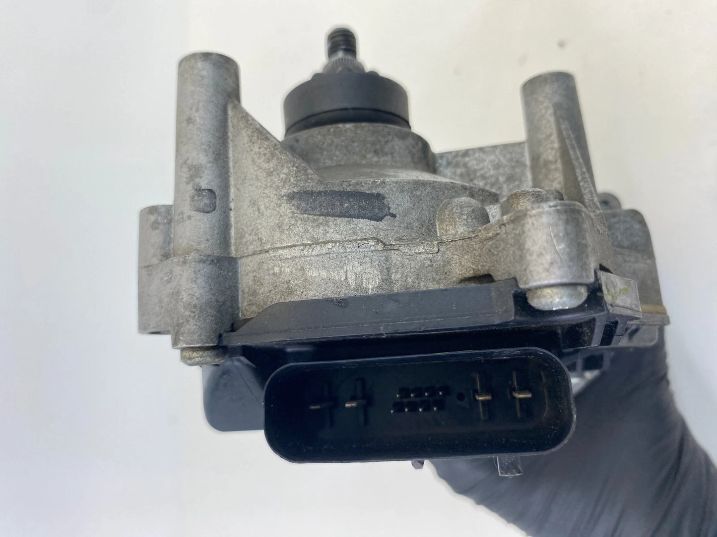2013-2019 Ford Police Interceptor Sedan Front Windshield Wiper Motor Assy OEM