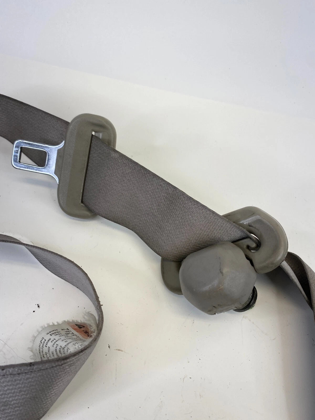 2003 2004 03 04 SUZUKI XL-7 FRONT RIGHT PASSENGER SIDE SEAT BELT RETRACTOR OEM