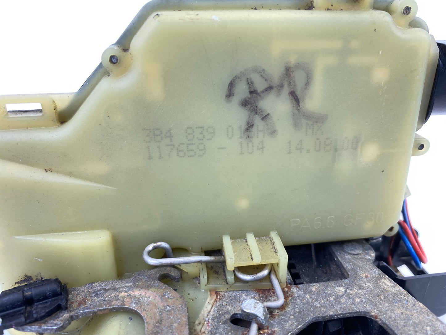 2001-2005 Volkswagen Jetta Rear Right Side Door Lock Latch Relase Actuator Assy