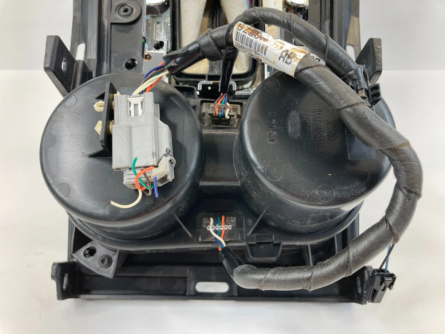 11 12 LINCOLN MKX CENTER CONSOLE SHIFTER BEZEL TRIM W/ CUP HOLDER BA1378045A76B