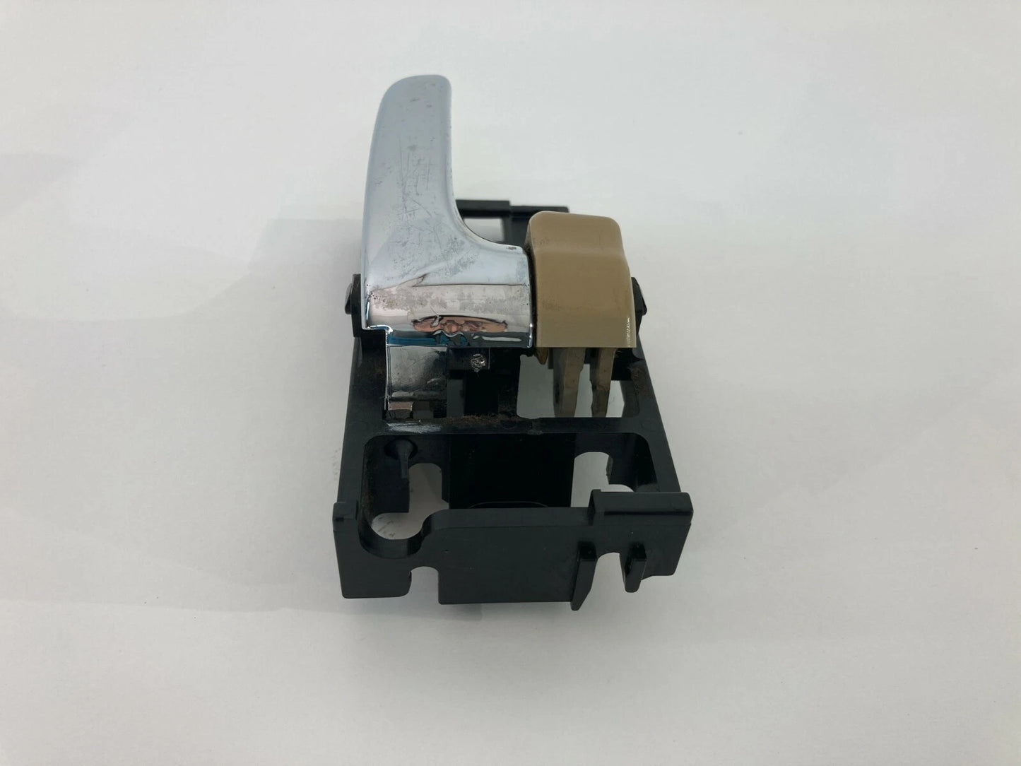2000-2004 TOYOTA AVALON FRONT RIGHT PASSENGER SIDE INNER DOOR HANDLE 69205-AC010