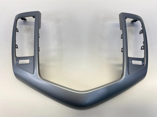 2011-2016 CHEVROLET CRUZE DASH RADIO SURROUND BEZEL TRIM PANEL OEM 94567907