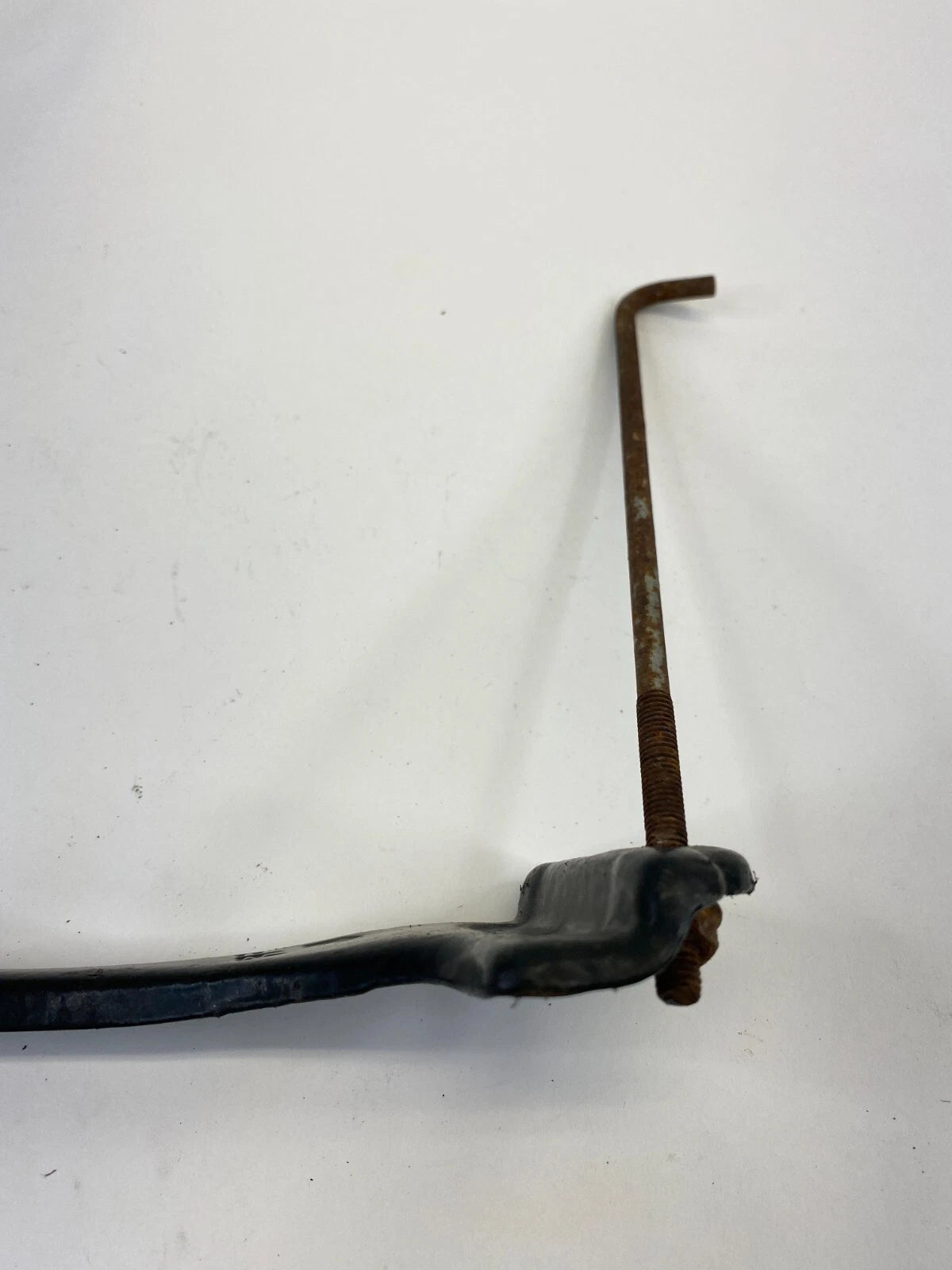 99-04 HONDA ODYSSEY 3.5L BATTERY PLATE BOLT SETTING TRAY TIE HOLD DOWN HOLDER